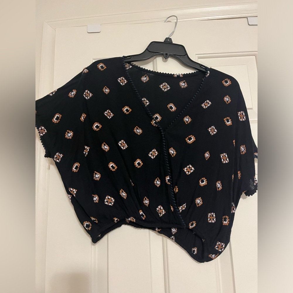 Black/white/orange small crop top